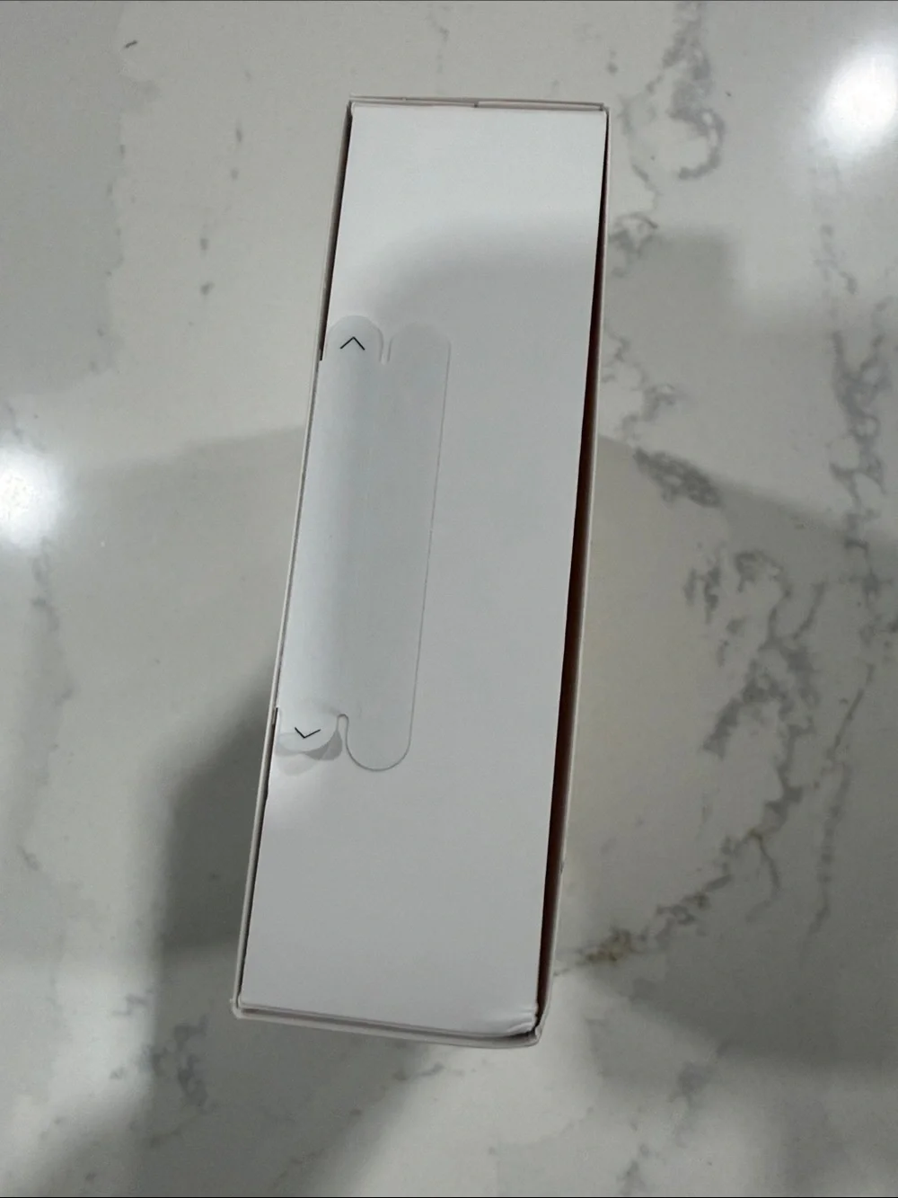 Oura Ring 4 Silver on Cream Box